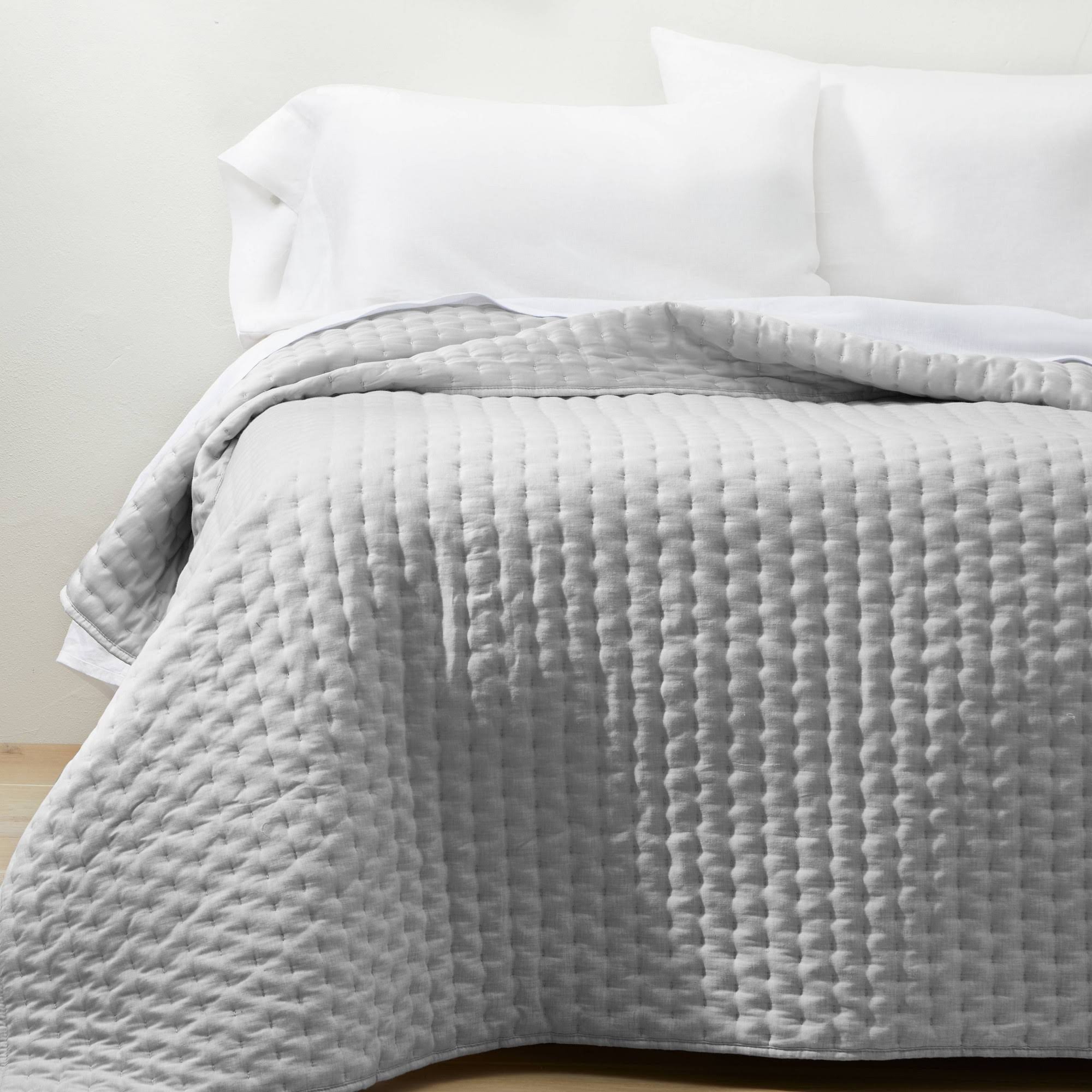 King Cashmere Blend Quilt Light Gray - IUE35X_SE35 King Cashmere Blend Quilt Light Gray - IUE35X_SE35