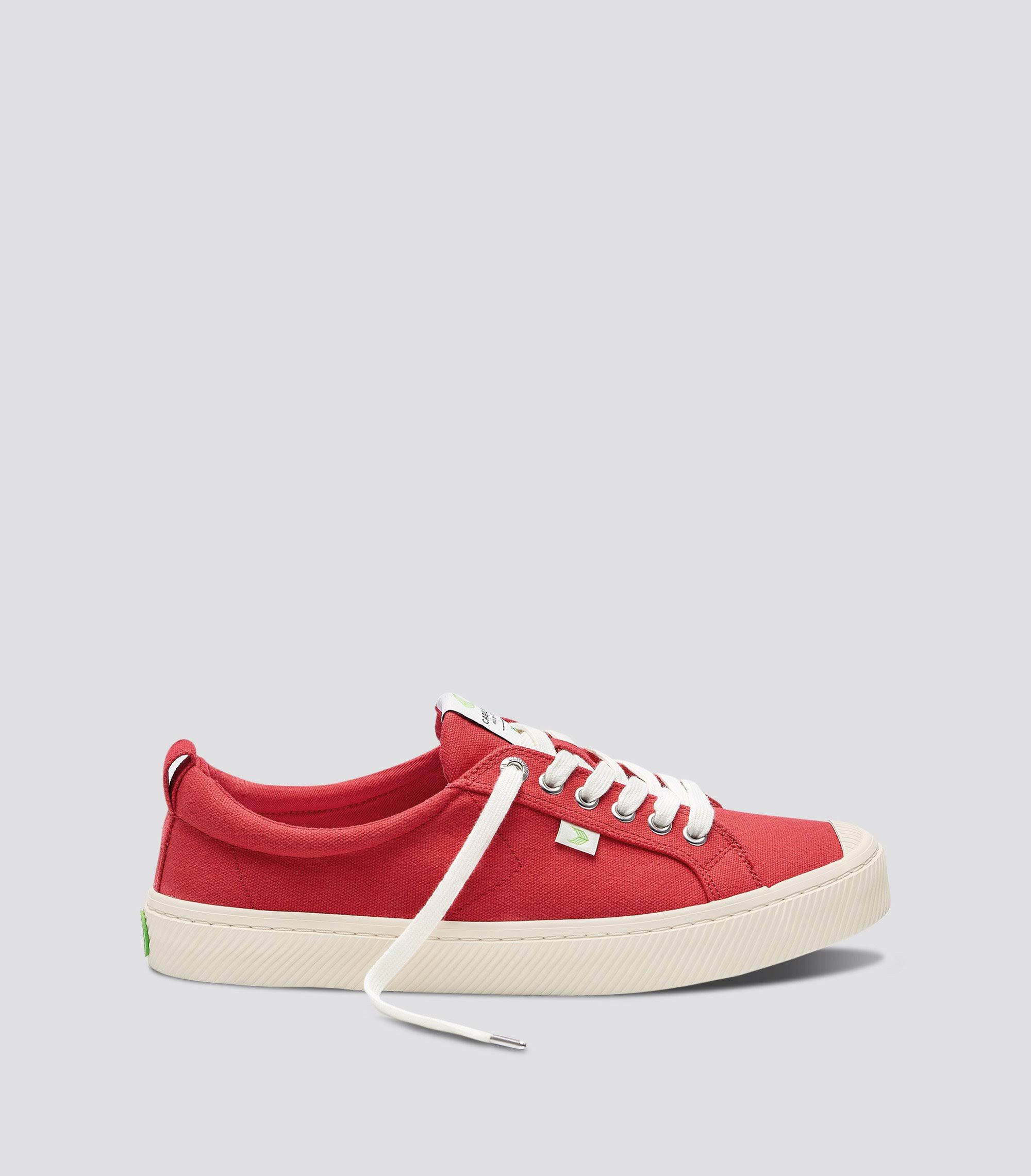 Cariuma OCA Low Red Canvas Sneaker Women - LMFYCF_BR8P