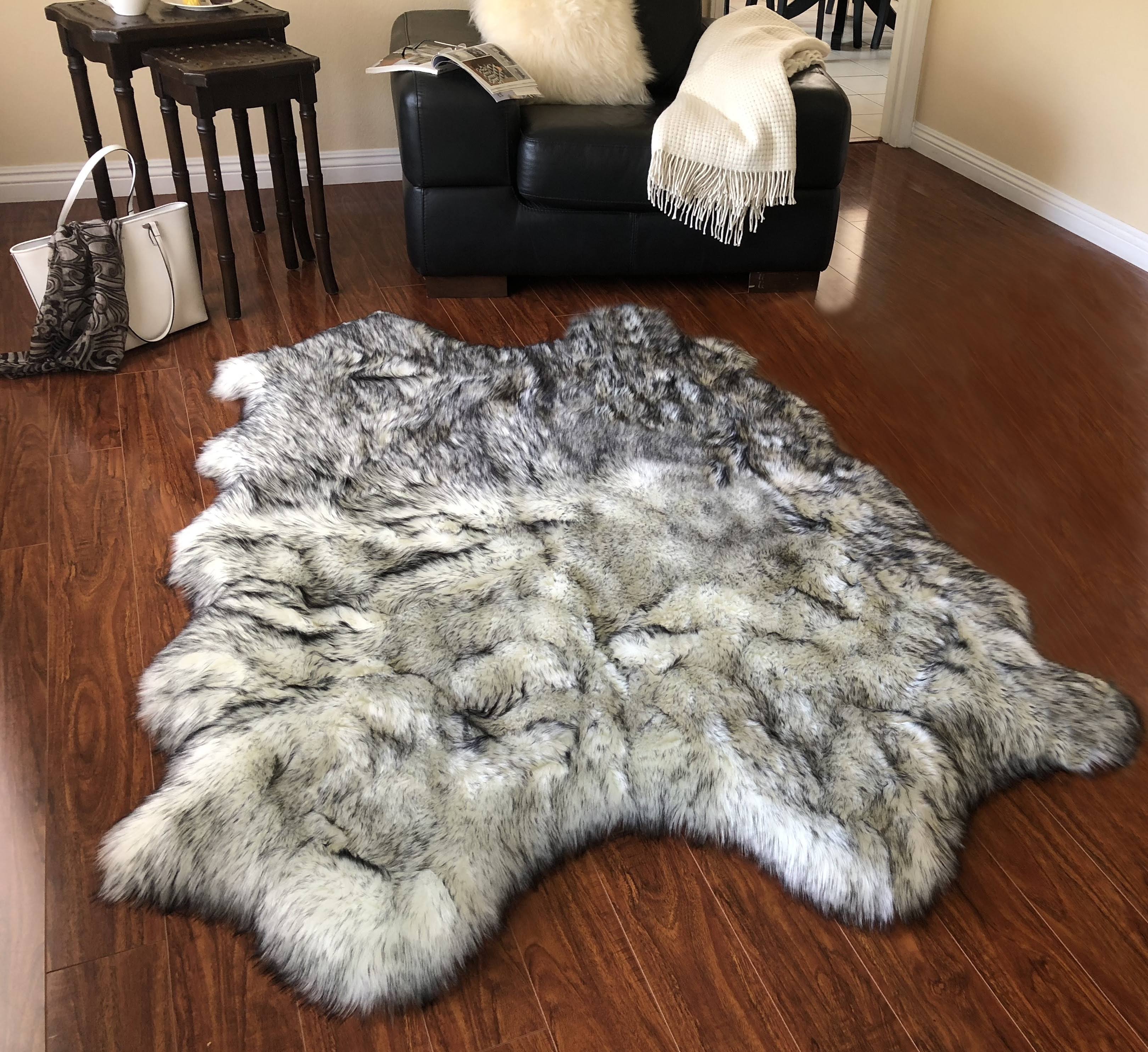 Lambzy Faux Free Shape Sheepskin (Quarto 4 Pelts) White with Black Tips, Size 4' x 6' EUPLWU_MQJZ Lambzy Faux Free Shape Sheepskin (Quarto 4 Pelts) White with Black Tips, Size 4' x 6' EUPLWU_MQJZ