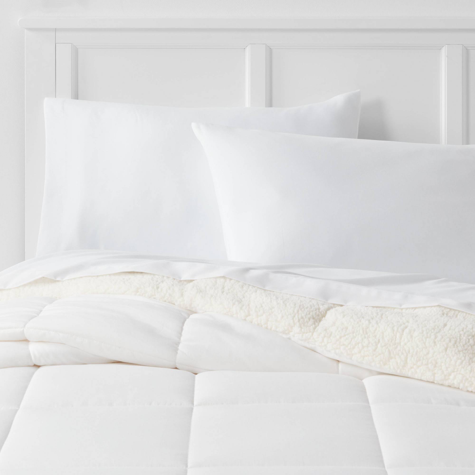 Full/Queen Sherpa Washed Microfiber Comforter White - Room VQ56IX_SAZU Full/Queen Sherpa Washed Microfiber Comforter White - Room VQ56IX_SAZU